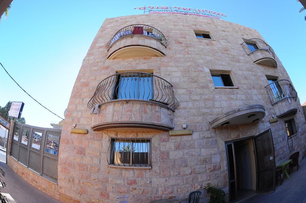 Faulty Towers Hotel Eilat Buitenkant foto