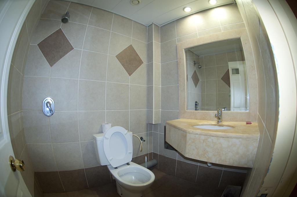 Faulty Towers Hotel Eilat Kamer foto