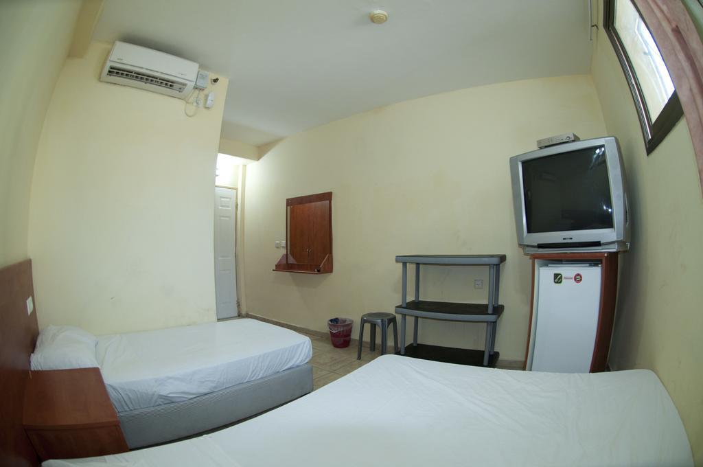 Faulty Towers Hotel Eilat Kamer foto